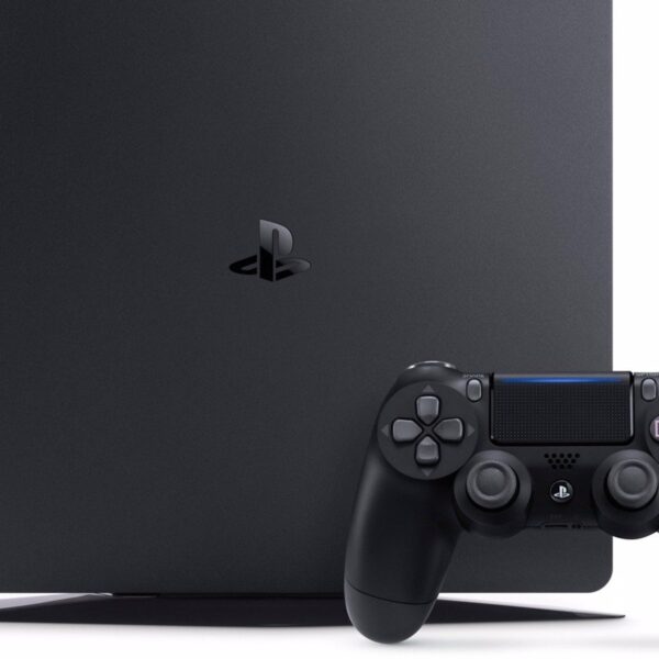 PS4 Slim (3)